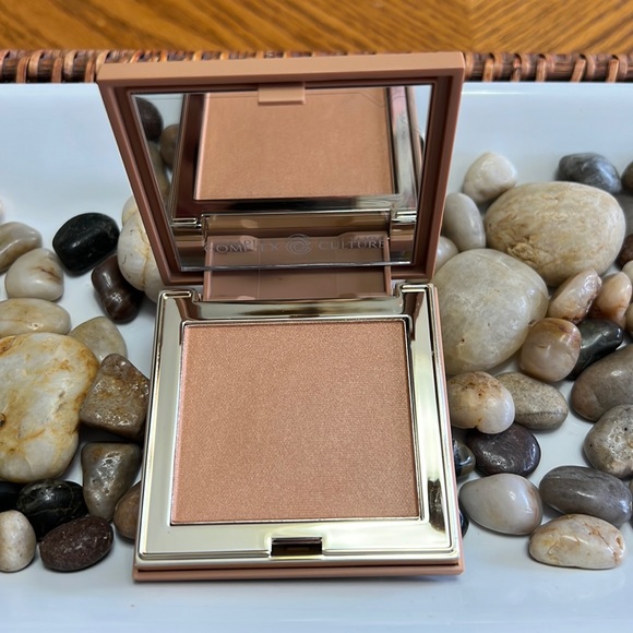 complex culture Makeup Nwt Complex Culture Sun Bath Baked Bronzer